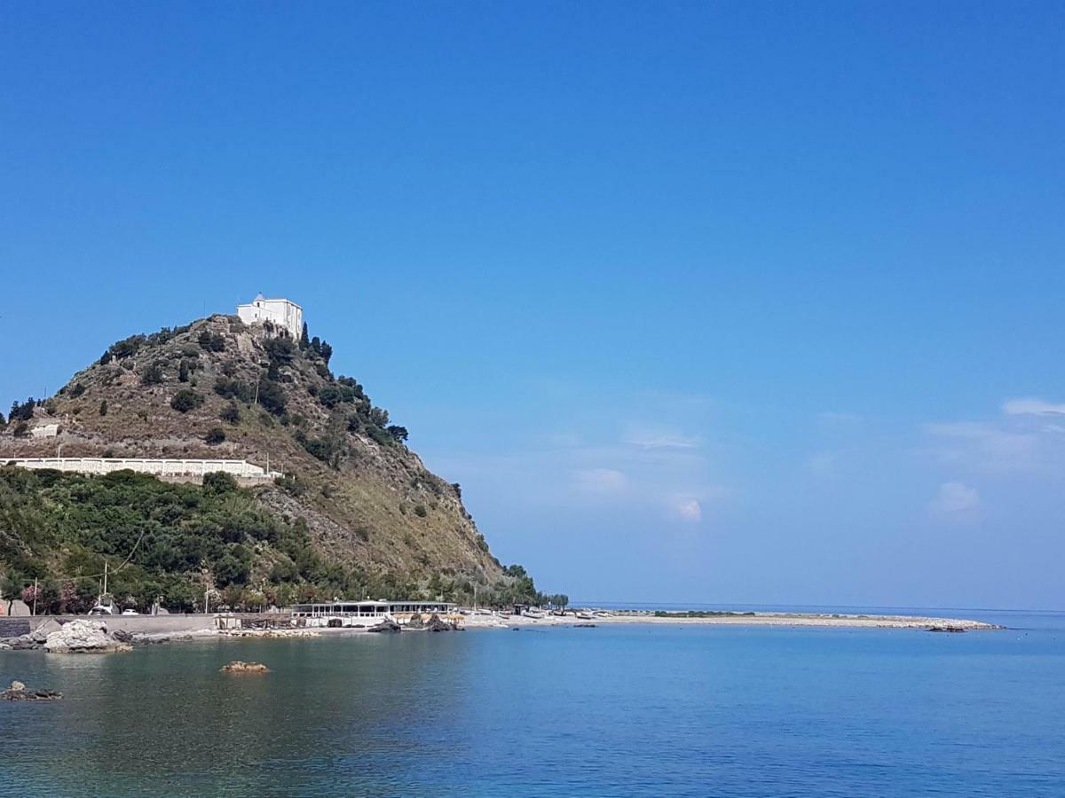 Apartament La Casa Di Aurelio Capo dʼOrlando Zewnętrze zdjęcie